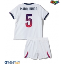 Otroški Nogometni dresi Paris Saint-Germain Marquinhos #5 Gostujoči 2026-27 Kratek Rokav (+ Kratke hlače)